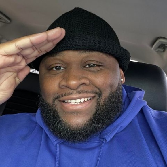 Meet your Posher, Dee - Picture 1 of 1